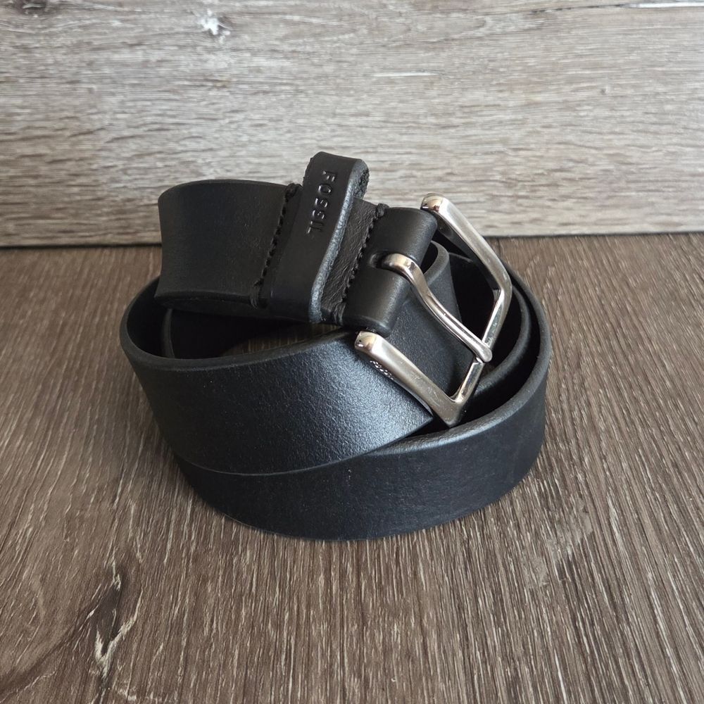 Fossil Men's Black Leather Belt with Silver Buckle Sz 40